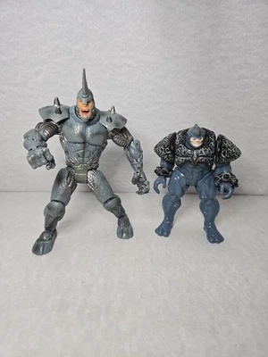 De colección 2004 Marvel Spider-Man Ultimate Rhino 6" y 1996 Total Armor Rhino 5" Foto 1 de 4