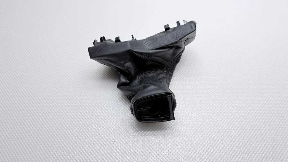 2019 - 2024 TOYOTA RAV4 CENTER CONSOLE TRANSMISSION GEAR SHIFTER LEVER BOOT OEM - Image 1 of 4