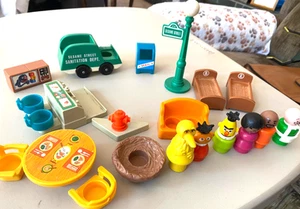 Fisher Price Sesame Street Little People Light Mailbox Furniture Lot 19  014-004 - Picture 1 of 13