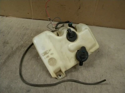 Buick Roadmaster 1993 sedán fábrica parabrisas lavadora tanque de depósito de líquido Foto 1 de 4