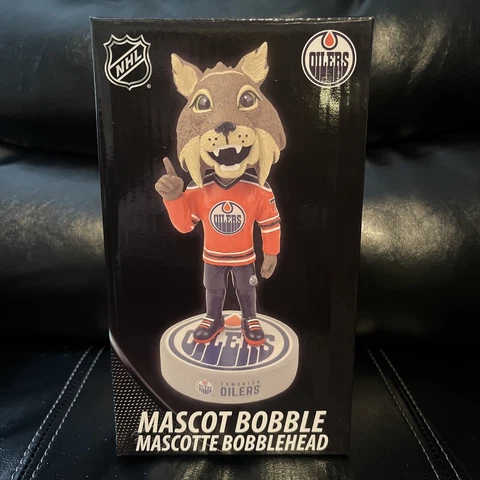 NHL Edmonton Oilers Hunter Mascot Bobblehead SP #/2018 Limited Edition NIB Cover