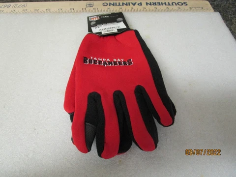 Qty (6) Tampa Bay Buccanners Texting Gloves - By FOCO - New! Cover