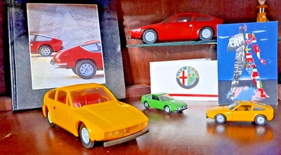 Rare Alfa Romeo 1300 Junior Zagato scale 1/20 italian friction car model - Immagine 1 di 4