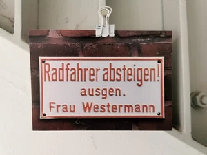 Radfahrer absteigen - ausgen. Frau Westermann - signiert, Subskulpturenprojekte - Bild 1 von 5