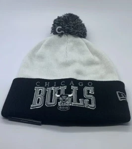 New Era Chicago Bulls NBA Classic Beanie Hat with Pom - Picture 1 of 2