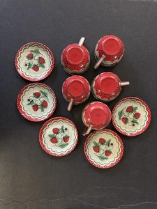 Vintage Wolverine Tin 10 Piece Strawberry Children's Dishes Cups Saucers Metal - Picture 1 of 5