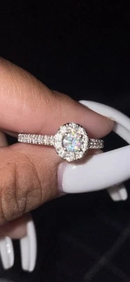 Anillo de compromiso THE LEO Foto 1 de 4