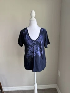 Lucky Brand women’s navy V-neck teeshirt - Picture 1 of 6