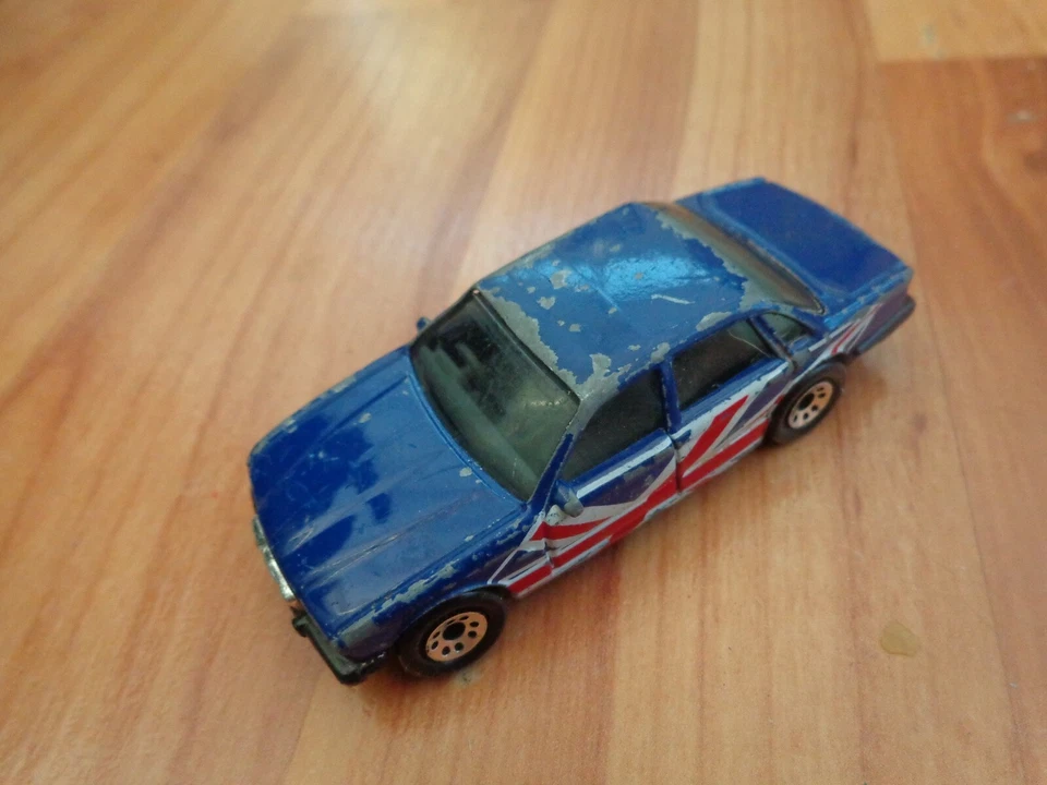 Matchbox MB14 Jaguar XJ6 Blu + Union Jack Pressofuso Auto Modello 96079 - Immagine 1 di 1