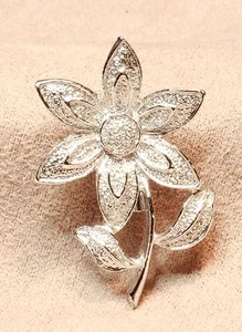 Gerry’s Daisy Flower floral Figural brooch pin silver tone Vintage 1970’s - Picture 1 of 10