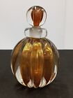 Grande bouteille de parfum vintage en verre d'art Murano doublée corps or aventurine claire.