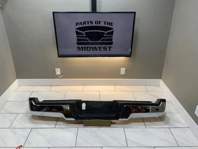 2017-2022 Fábrica Ford F250 F350 Super Duty Chrome Para-choque Traseiro com SENSORES CHICOTE - Imagem 1 de 4