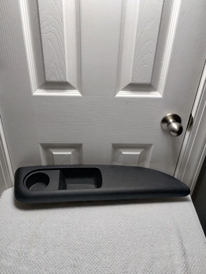 2015 Chevrolet Traverse Rear Right Quarter Panel Armrest & Cup Holder 25865720 A - Image 1 of 4