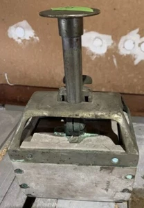 ANTIQUE BRASS & WOOD LOCKING DAIRY FARM BUTTER MOLD PRESS - Picture 1 of 9