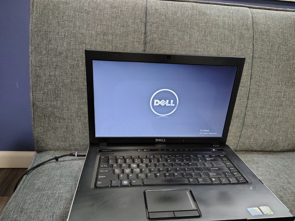 Notebook Dell Vostro 3500 15.6" HD Intel Core i3 M370 2.4GHZ para peças - Imagem 1 de 4