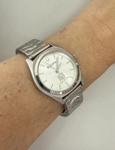 Bulova Damen Quarz Uhr 30mm IHC 30th Anniversary neue Batterie - Bild 1 von 5