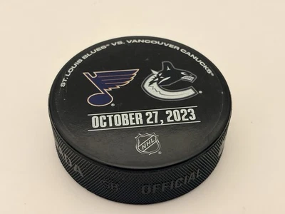 Disco de hockey de calentamiento oficial St. Louis Blues Vs Vancouver Canucks 27 de octubre de 2023 Foto 1 de 4