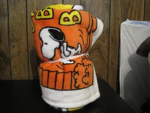 2023 HALLMARK PEANUTS FRANKEN SNOOPY HALLOWEEN COMIC BLANKET COUVERTURE 60"x50" - Picture 1 of 6