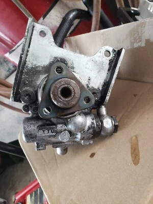 Bomba de direção hidráulica BMW E60 2004 2005 525i 530i 2.5L 3.0L M54 motor série 5  - Imagem 1 de 4