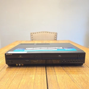 SONY SLV-D380P DVD VHS Combo Player & Recorder For Parts - Foto 1 di 7