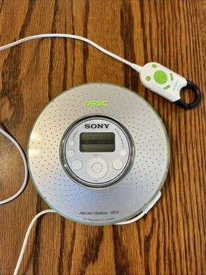 Sony PSYC D-NE320 Atrac3plus MP3 Portable CD Player Walkman TESTED CLEAN Remote - Image 1 of 4