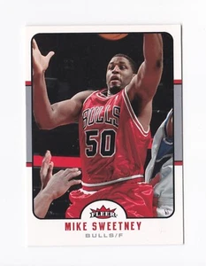 2006-07 Fleer #26 Mike Sweetney Chicago Bulls Georgetown Hoyas - Picture 1 of 2