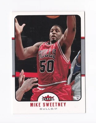 2006-07 Fleer #26 Mike Sweetney Chicago Bulls Georgetown Hoyas - Image 1 of 2