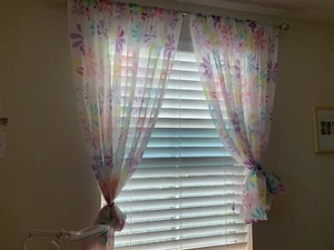 Cute curtains 2 pcs & 20% OFF if you buy 4 items I sell ! - Picture 1 of 8