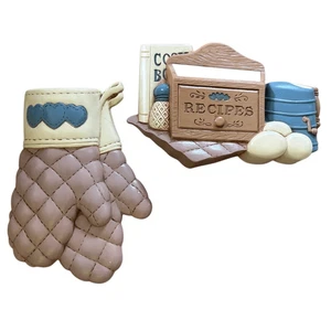 Caja de recetas Burwood Products y guantes para horno colgantes de pared de cocina - Imagen 1 de 6