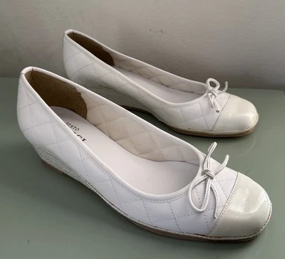 Sesto Meucci Blanco Charol Acolchado Arco Cuña Ballet Plano Usado en Excelente Condición Talla 7.5 Foto 1 de 4