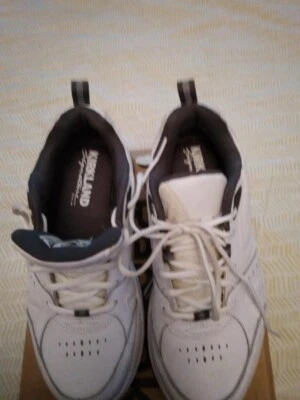 HOMBRE SNESKERS TALLA 8 POR KIRKLAND COLOR BLANCO Foto 1 de 3