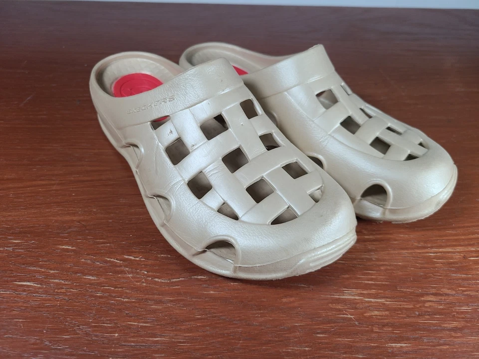 Skechers Clogs Sandal Cream Youth Size 5 — 第 1/4 张图片