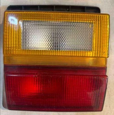 1984 AUDI 5000 SEDAN LID MOUNT RH TAIL LAMP USED OEM - Image 1 of 3