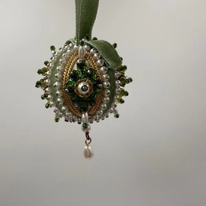 De colección Estilo Victoriano Adorno de Navidad Cuentas Lentejuelas Verde Dorado Perlas y Terciopelo - Imagen 1 de 8