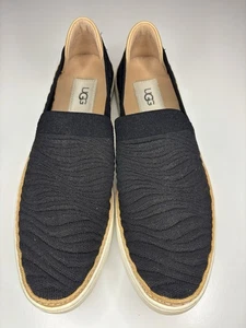 UGG WOMEN'S SAMMY CHEVRON Black Slip On Sneakers Size 8.5 - Picture 1 of 6