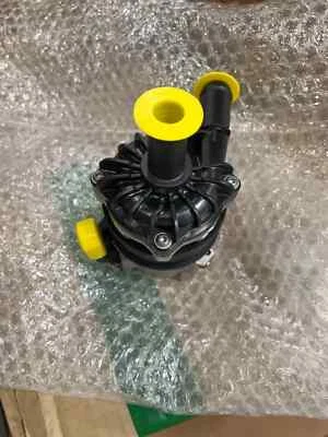 NUEVO OEM Mercedes Benz Motor Auxiliar Bomba de Refrigerante Pierburg 7.06754.05.0 (G2-2A Foto 1 de 2