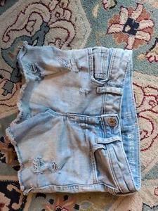 Little Girl Gap Jean Shorts Size 6 - Picture 1 of 1