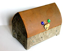 ANCIEN CHÂSSE COFFRET RELIQUAIRE BOITE CUIR & ETAIN REPOUSSÉ + PERLES 25x15x19cm - Imagen 1 de 6