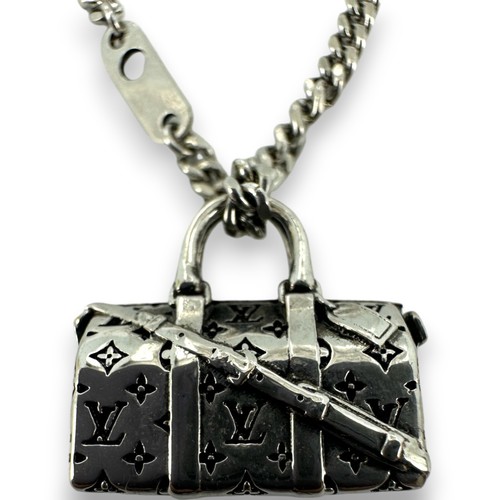 LOUIS VUITTON（LV） Collana Louis Vuitton colore argento icone LV borsa Keepall ciondolo catena monogramma