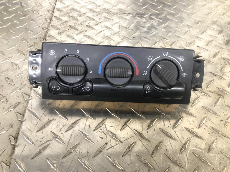 1999-2002 Chevrolet Silverado Sierra Climate Control Assembly Oem Tested - Imagem 1 de 4