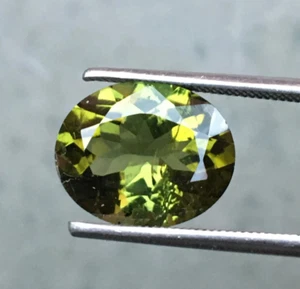 Exquisite natural tourmaline oval cut gemstone good green color 3.25 carat - Picture 1 of 9