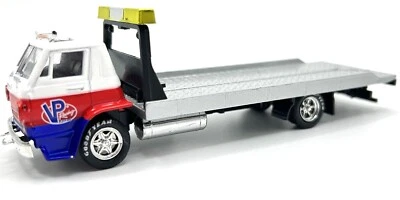 M2 MACHINES AUTO HAULERS 1970 DODGE L600 FLATBED LOOSE - Image 1 of 4