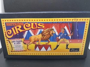 1:32 BRITAINS 8672 Detailed CIRCUS LION TAMER & LION Four DIORAMA RING Set MIB - Picture 1 of 6