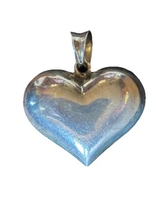 Colgante de plata de ley 925 grande corazón hinchado vintage hueco pesado 4,62 gramos - Imagen 1 de 3