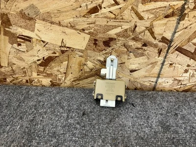 TOYOTA SEQUOIA 2002-2005 TOWING CONVERTER 81985-34030 OEM - Image 1 of 3