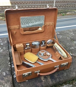 Kosmetikkoffer Mädler Leder Koffer Silber Toilettenartikel Reisekoffer 20er - Bild 1 von 11