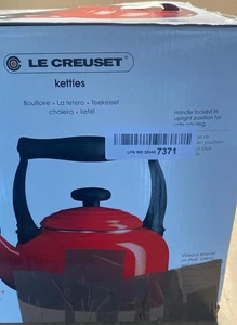 Le Creuset traditioneller Wasserkocher mit Herdplatte und Pfeife, für alle Kochfelder geeignet - Bild 1 von 5