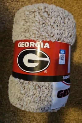 UGA Bulldogs 50" x 60" Frosty Fleece Sherpa Throw/Blanket NCAA NIP - Image 1 of 4