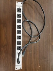 BayTech RPC4-NC 8-Outlet Rack Mount Power Strip 15A 125V 60Hz - Picture 1 of 5