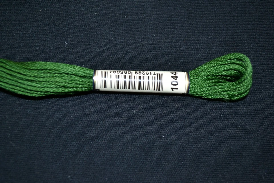Anchor Cotton Threads for Embroidery Shade 1044 Grass Green Ultra Dark - Image 1 of 1